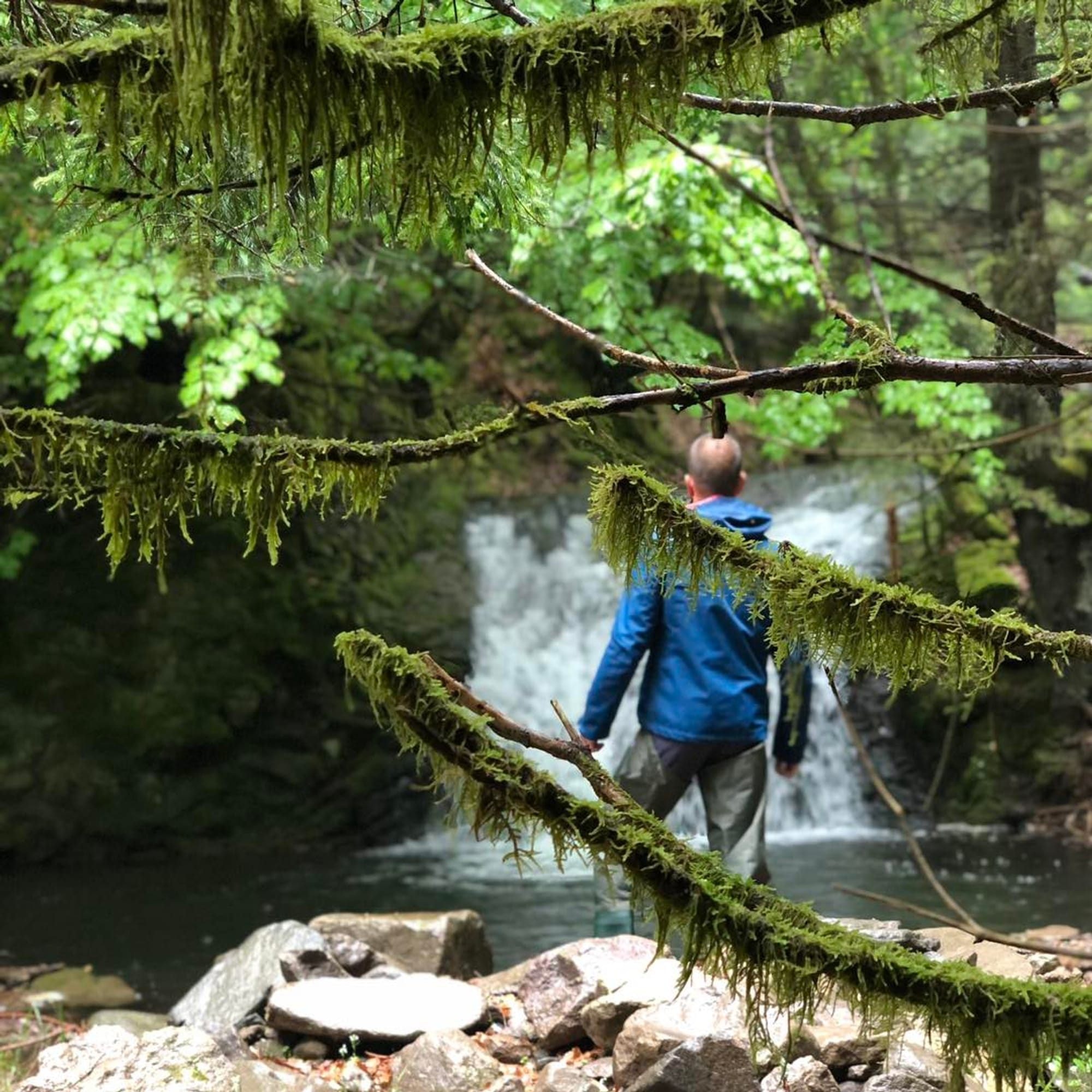 Надарска пещера, Киселчовските водопади и каньон Горло