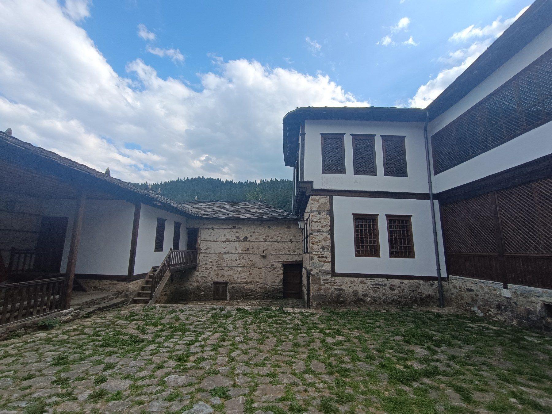 Agushevi Konatsi: Mogilitsa's Castle in the Mountains